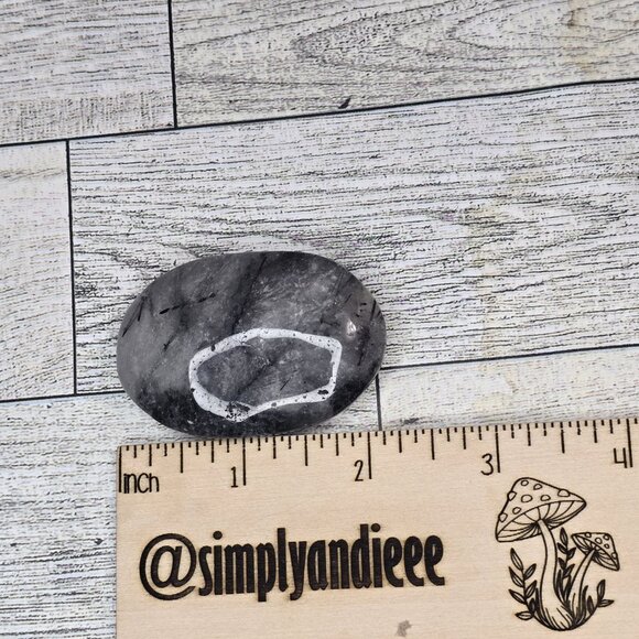 Tourmalined Quartz Crystal Palm stone - Picture 3 of 4